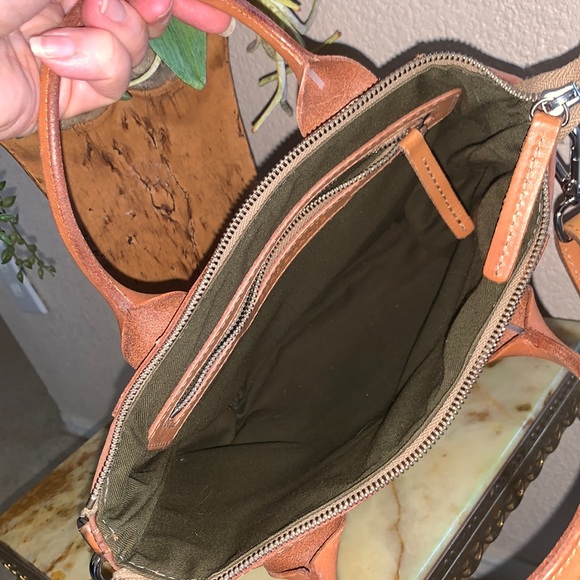 GRAF & LANTZ All Leather shoulder bag, zip top/inside pocket, double handles EUC - Picture 9 of 9